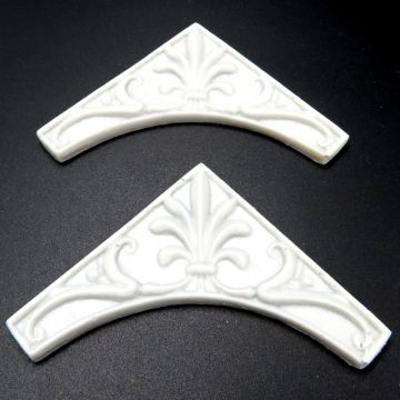 Resin: Corner 202: 7cm (set of 2)