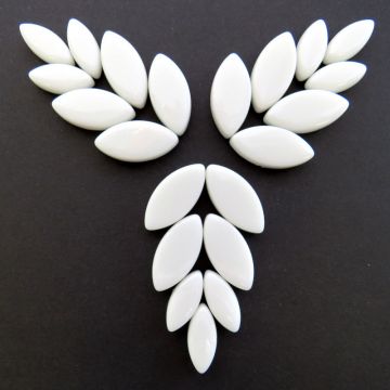 Petals: White 040 