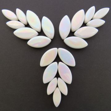 040p Iridised White Petals