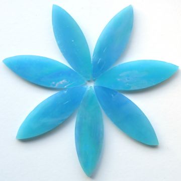 Large Petals: MY23 Aquamarine: 7 pieces